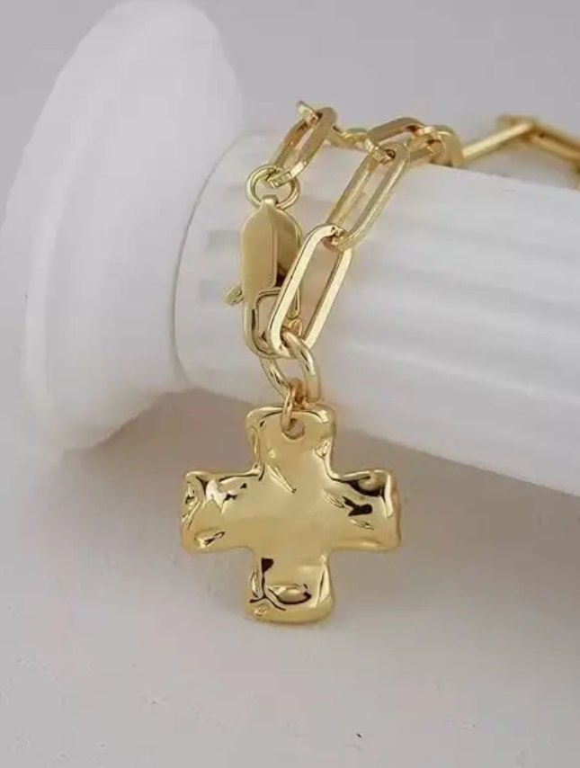 Dainty Gold Paperclip Necklace